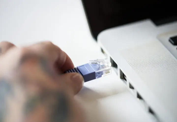 Jak podłączyć komputer stacjonarny do Wi-Fi? USB czy PCI-E? Wybierz i podłącz!